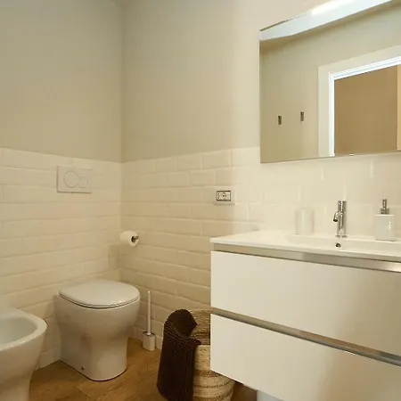 Апартаменты Duomo Luxury Loft A Step From Duomo Милан