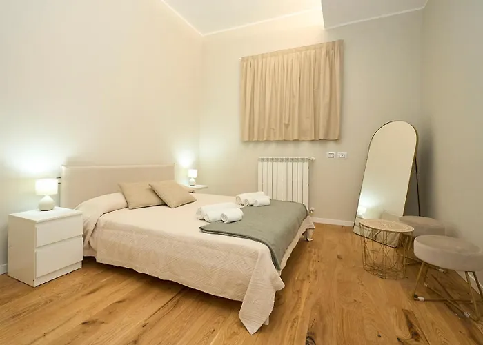 Daire Duomo Luxury Loft A Step From Duomo *